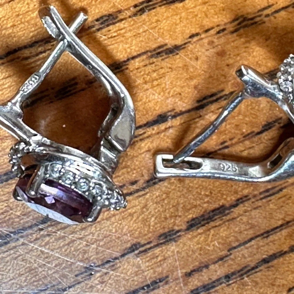 925 Sterling Silver Huggie
Earring over
Round Alexandrite 4,Ict. - Picture 6 of 10